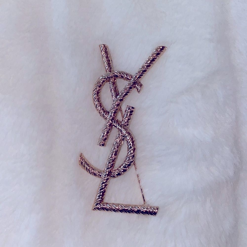 Brooch